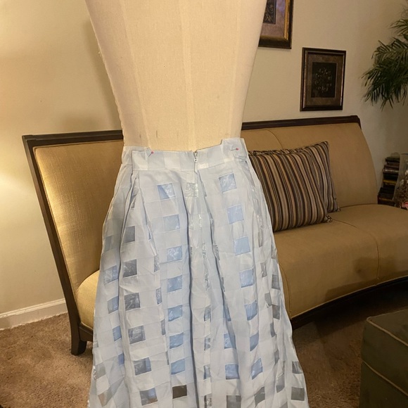 Women’s Skirt - Picture 3 of 3
